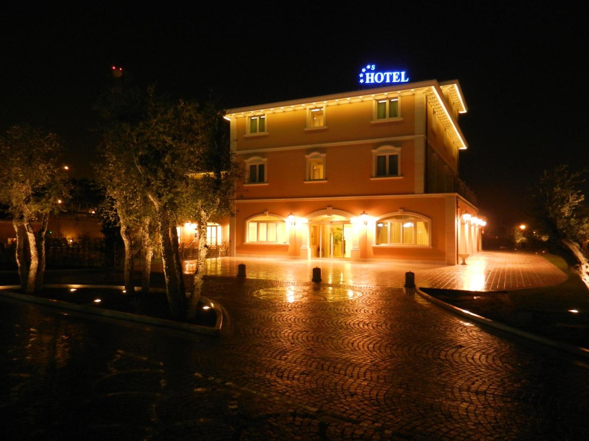 Hotel Villa Michelangelo Città Sant'Angelo Exterior foto