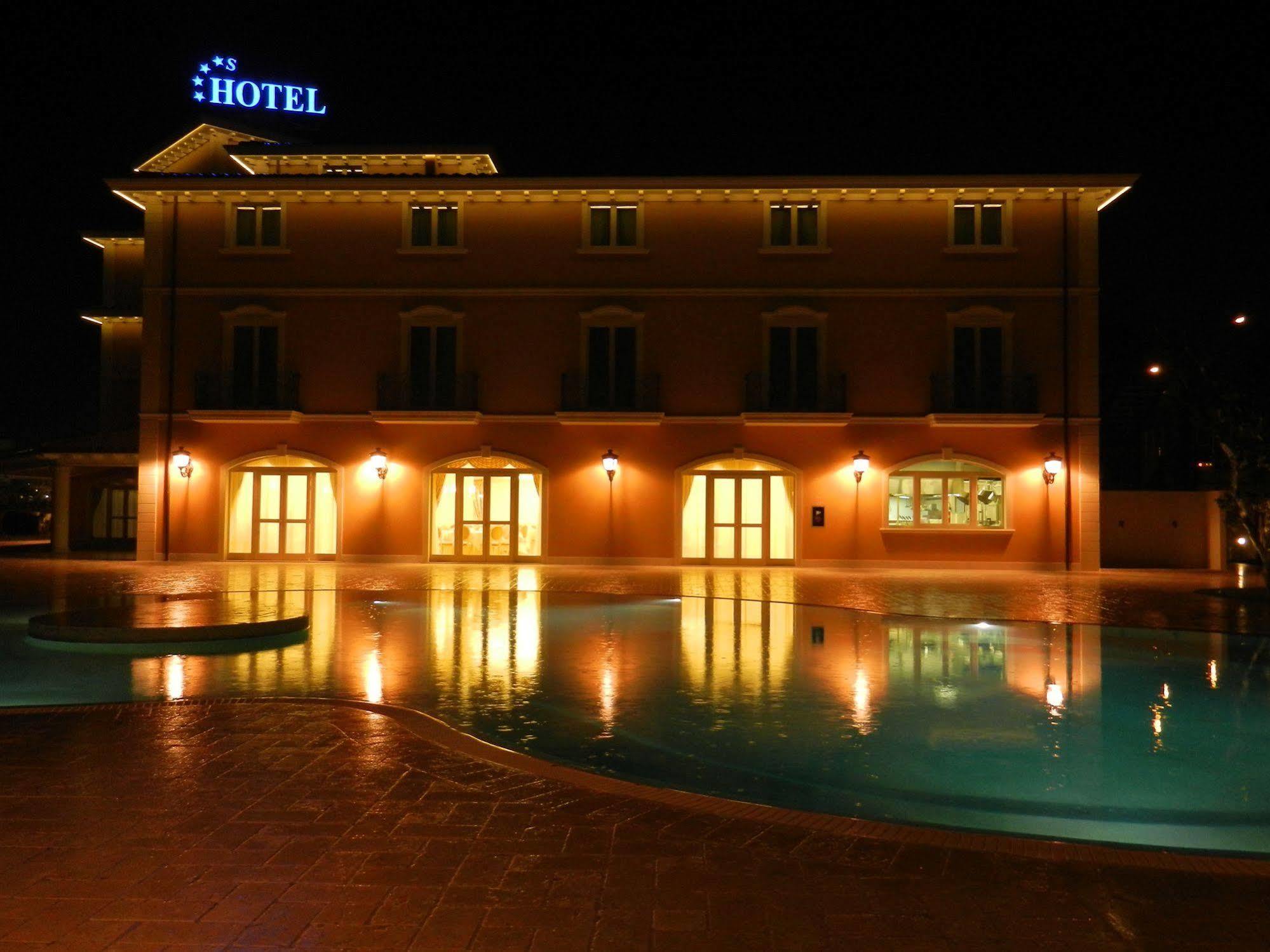 Hotel Villa Michelangelo Città Sant'Angelo Exterior foto
